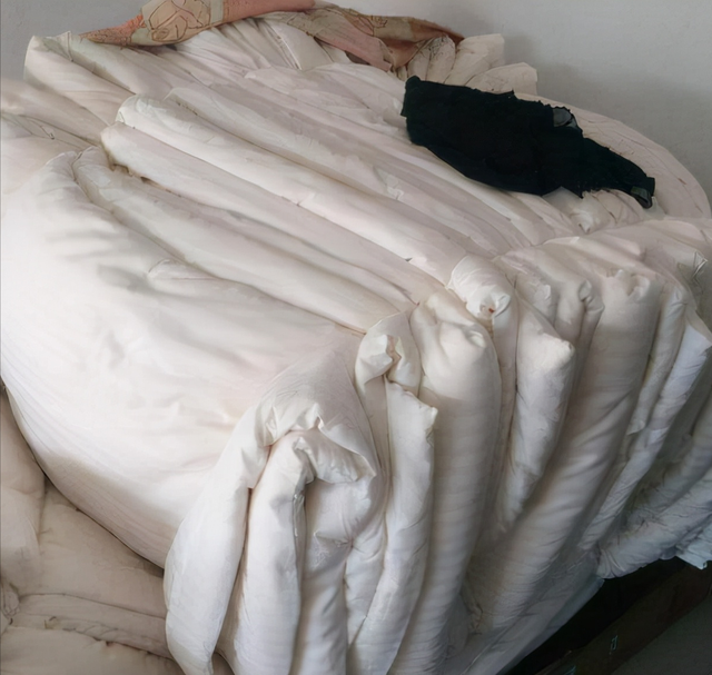 家里被子有异味太难闻？教你这么做，不用晒不用洗，天天盖新被