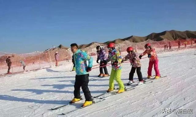 冰雪世界中的“沸腾”年味儿 ——白银市推出冰雪文旅新产品、新玩法