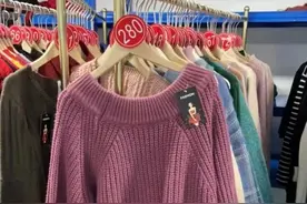 “孤品”直播灰产调查：尾单或是二手衣，600元一吨就能批发图片