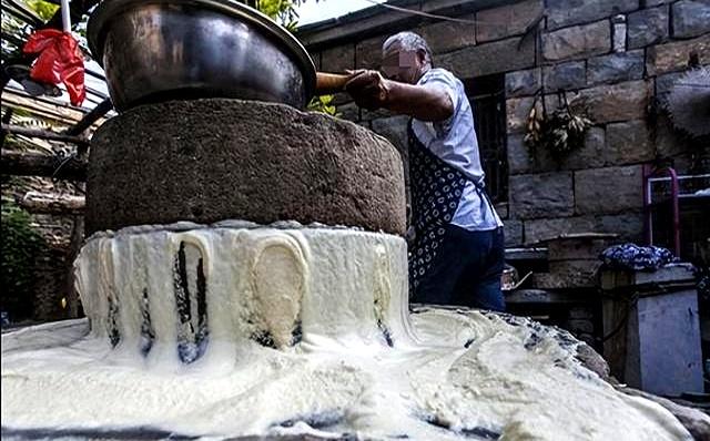41岁瘫痪新娘嫁43岁光棍，她：我没法生孩子，半夜却听到有婴儿哭