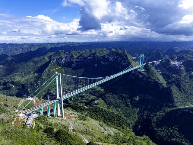 “世界第一高桥”能有多好玩？一起瞧瞧桥→