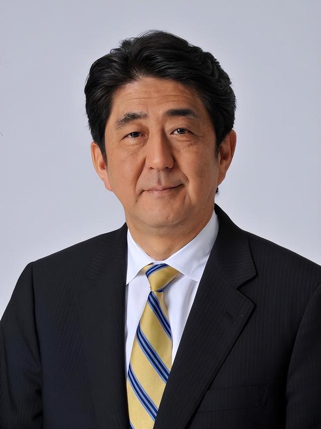 同样是二战战败国，为什么日本和德国，反思战争的态度天差地别