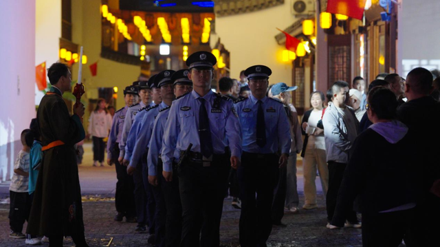 “夜”态万千go嗨，万象街夜夜夜耶！🤟