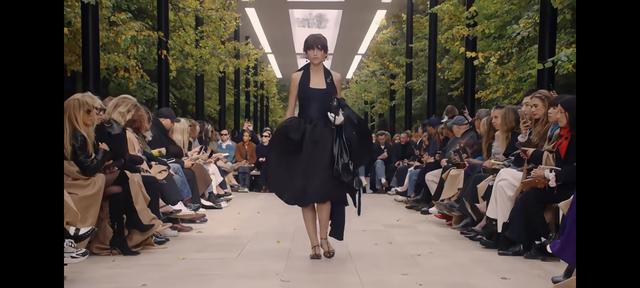 服装店经营大坑：靠穿搭美学来拯救经营