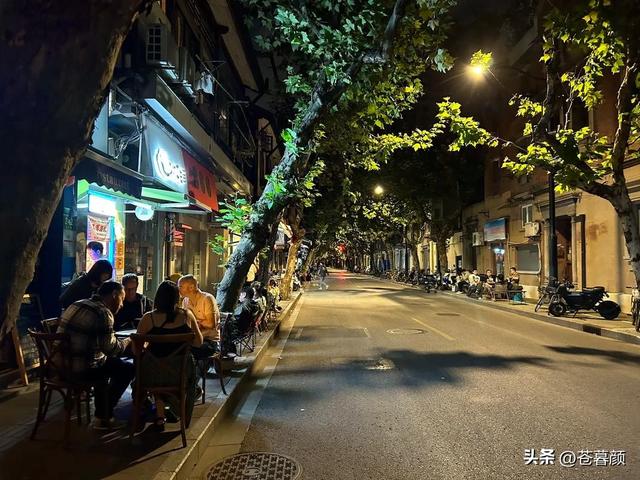 大量美国游客涌入中国，玩了几天后，不吹不黑，中国比美国强多了
