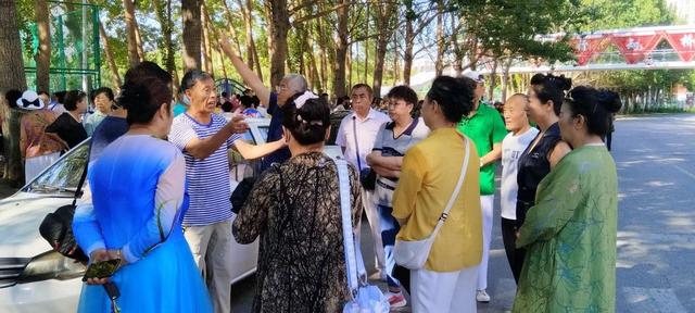 走进校园收获多·旅游文化展风采