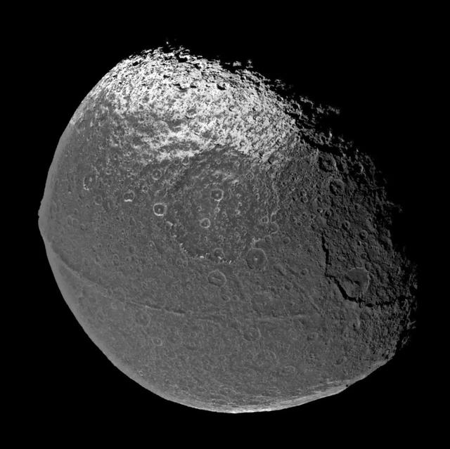 表面“焊痕”长达1300公里，这颗星球是一艘废弃飞船？
