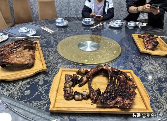 和新结识的伙伴包车去额尔古纳国家湿地公园，晚上吃烤羊排（11）