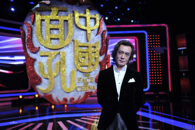 时隔多年李咏死因被揭开，妻子哈文道破真相，难怪选择葬身美国
