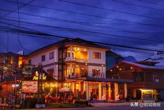 130 元睡山顶帐篷！酒店涨价三倍却空着，游客为啥偏要遭这罪？