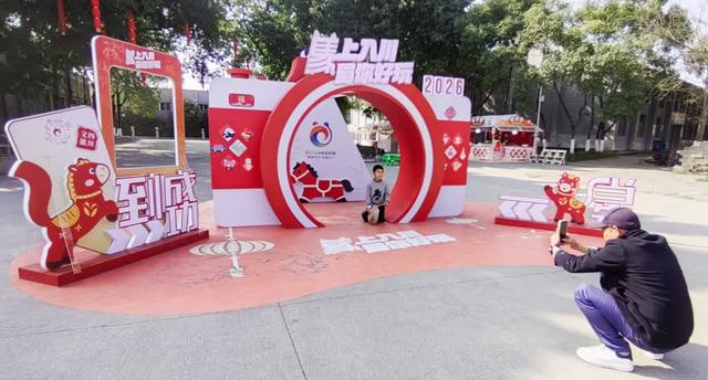 游客新春打卡六合丝绸博览园 解锁百年丝绸的时光之美