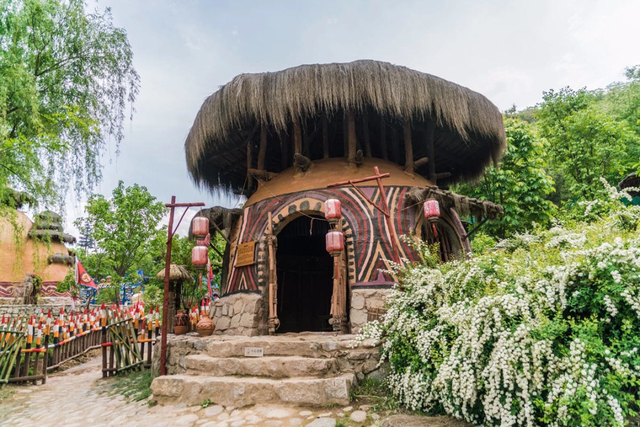 秋华未减，冬景将至，来炎帝影视基地赴一场秋冬的约会吧！