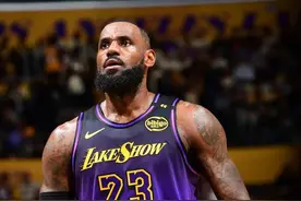 季后赛即将开始，詹姆斯继续用伟大表现刷新NBA纪录图片