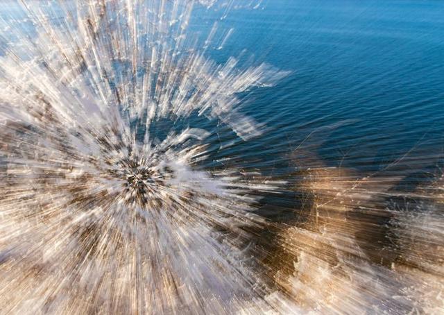 吉林市迎入冬首场雾凇 银装景致添冬日氛围