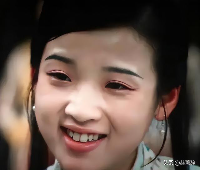 被央视怒批、洋相百出、腹中空空，这几位“绝望的文盲”凭啥能火