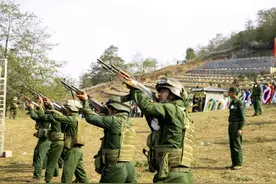 缅甸果敢同盟军：唯有牺牲多壮志，敢叫日月换新天图片