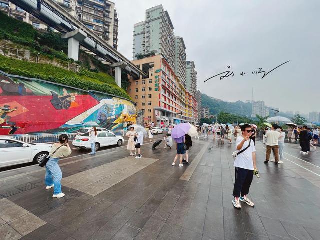 重庆这个“网红打卡点”太匪夷所思！本地人都懵了：到底拍什么？