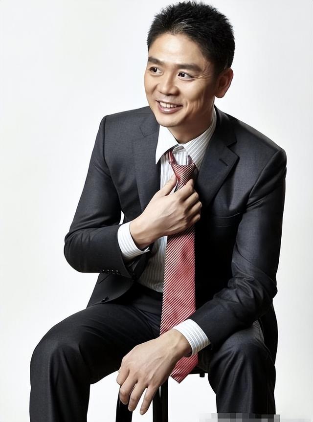 雷军没想到，刘强东高调入局汽车行业后，竟再令所有人刮目相看