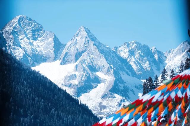 欢庆元宵 | 达古冰川4860米冰川雪境，美到心颤