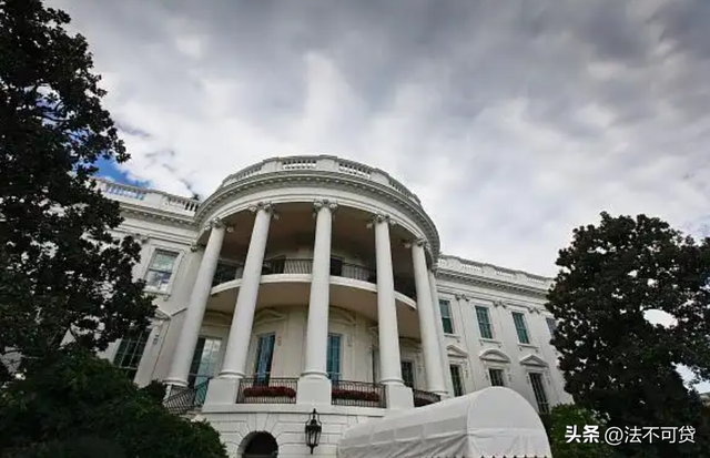 俄罗斯乐坏了，普京几十年都没做到的事	，特朗普上台一年就干成了