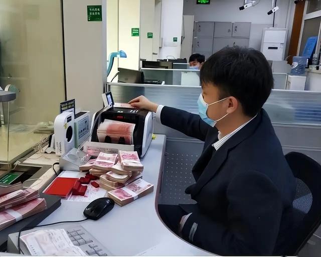 浙江女子家中现金成难题！重达四吨无处放，网友：能压塌房子