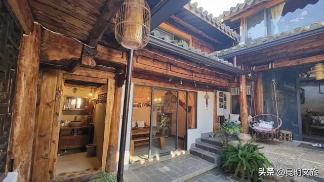 退休后,她在昆明大墨雨村当“推荐官”~