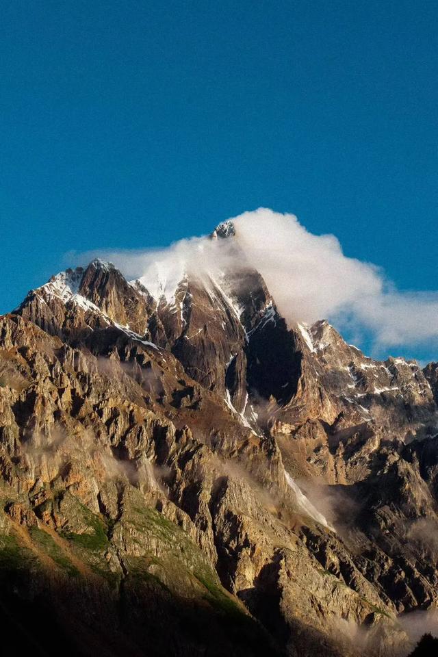 和山川的相遇是一场沉默的巨响⛰️流水带走我们的杂念辉光