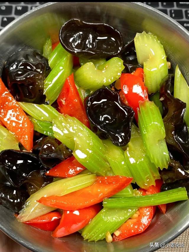 被称为“通便王”的4种菜，建议：3天吃1次，润肠排毒，舒服过冬