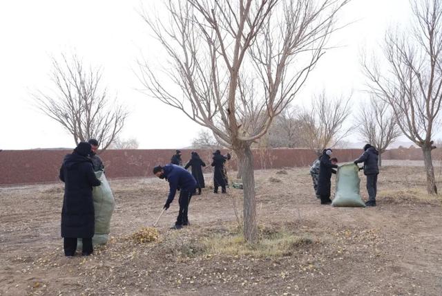 阳关博物馆开展“全域无垃圾”环境卫生整治专项活动