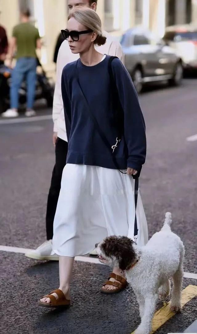 秋冬穿藏蓝色：真的很高级