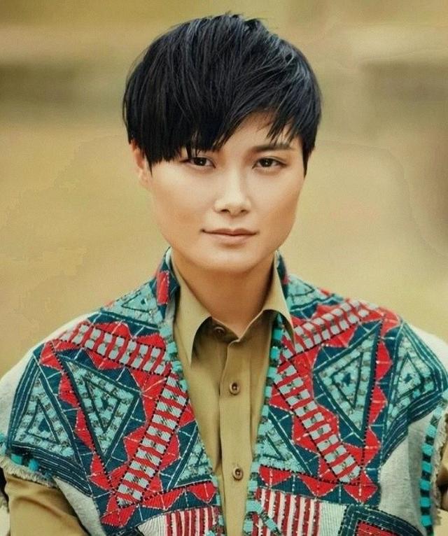 嫁法国老头真相澄清5个月，41岁李宇春近况曝光，丝毫不觉得意外