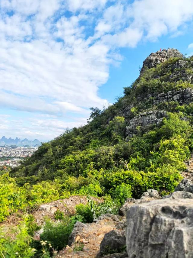 桂林：登峰尽赏满城秋！