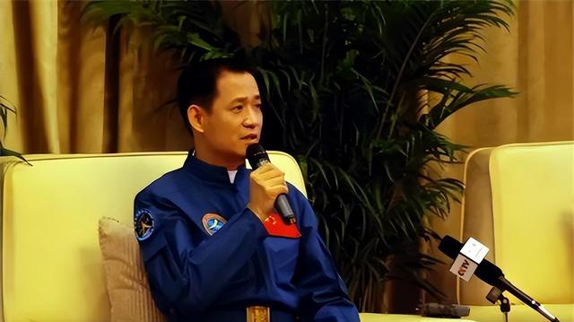 聂海胜妻子：在丈夫上太空前提出离婚，其中究竟隐藏了多少辛酸？