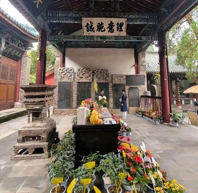 参观勉县武侯祠