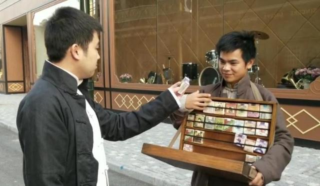 河南安阳火车站卖烟小伙被抓，审讯后暴露身份惊动全军，他是谁？