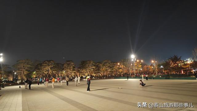 泰安：只知道这儿白天热闹，没想到晚上也很火爆，看来这样改对了