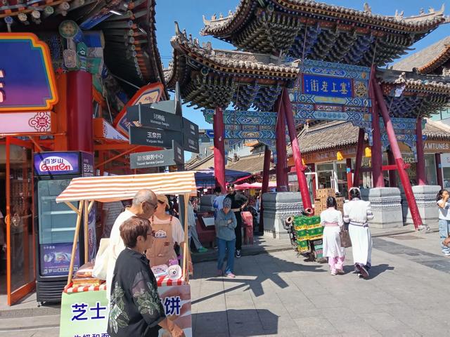 大召寺：在呼和浩特的晨光里，触摸北方佛国的温度