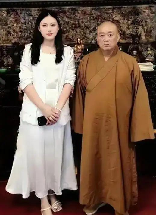 释永信风波不断升级！除刘涛还牵连多位女明星，大量合照被扒出