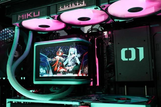 全线驾临 ROG×初音未来联名装备，终于登场