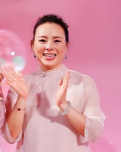 丁俊晖的妻子张元元：她不是富二代，见证了丈夫辉煌背后的眼泪