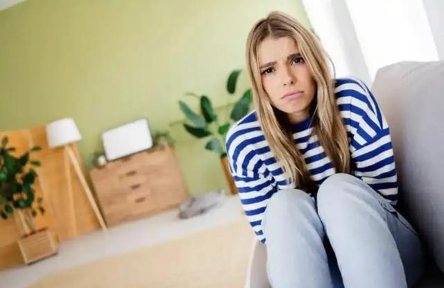 女人若不正经，一眼便知：不正经的女人多半都有这6个特征