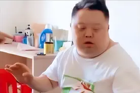 智商3岁“天才指挥家”舟舟，繁华逝去，谎言过后又是怎样的人生图片