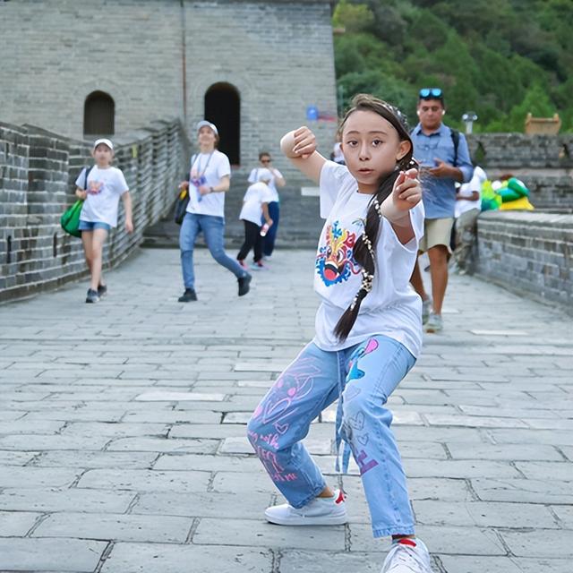【寻脉・中华】“汉语桥”小选手登长城 居庸关上留下成长足迹