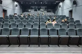 西藏这一县城有电影院啦！图片