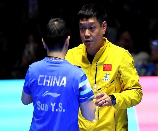 珍贵的中国男乒五龙合影：邱贻可最突出，王皓一细节暴露“人品”