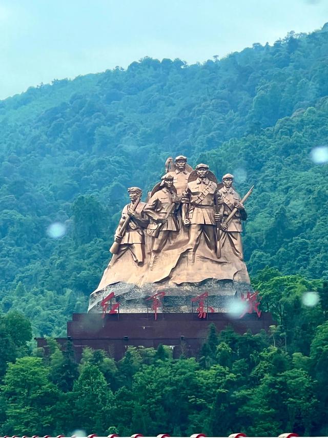 井岗山红色之旅:吃喝玩乐全攻略，带你穿越到革命岁月！