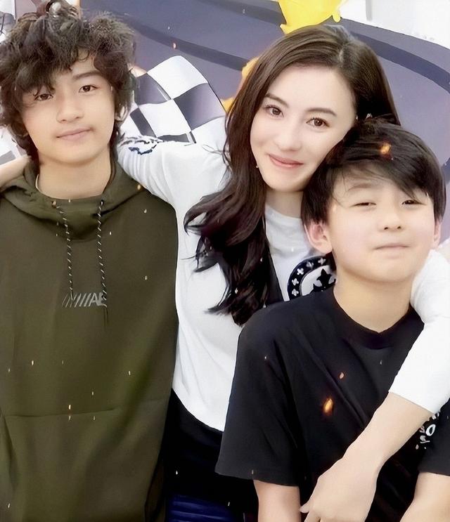 张柏芝自述立遗嘱	，遗照和寿衣由她亲手挑选，已准备好随时离世