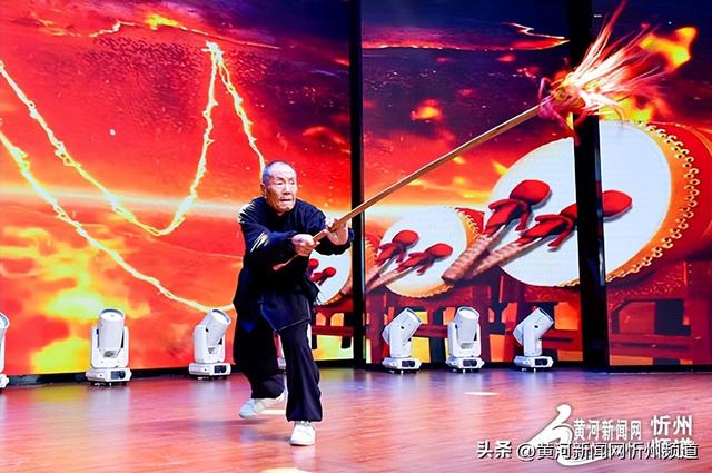 登雁门关·住代州城·过民俗年