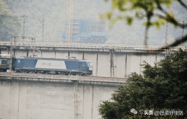 重庆嘉陵江边的白庙子，曾是四川第一条铁路的终点，如今怎样了？