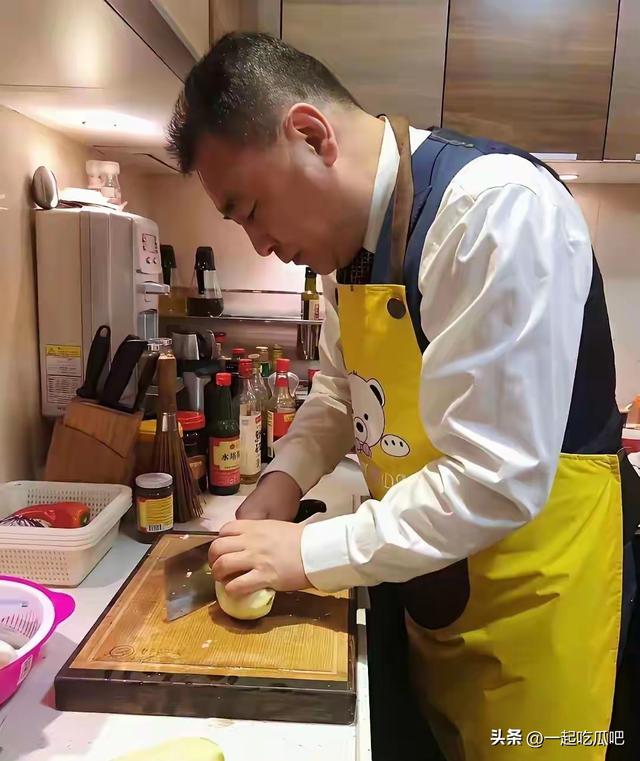 张宏民现状：退休定居北京，一生未婚未育，独自过着高质量生活